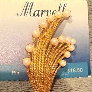 MARELLA NWT Gold Brooch with Pearls
